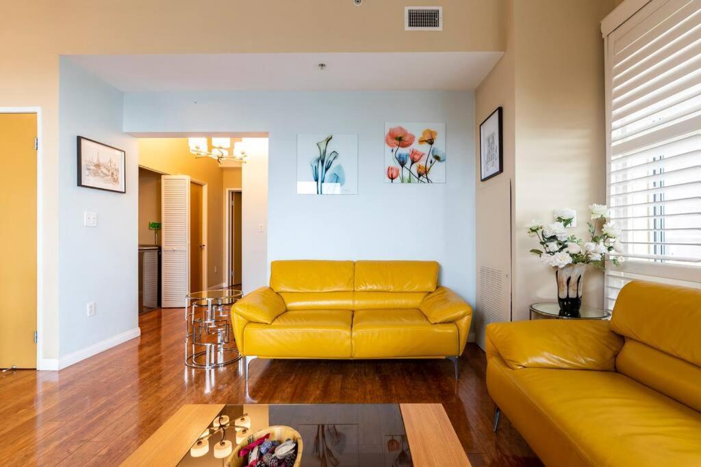 Appartamento A Corner Unit With Ocean Views From Every *