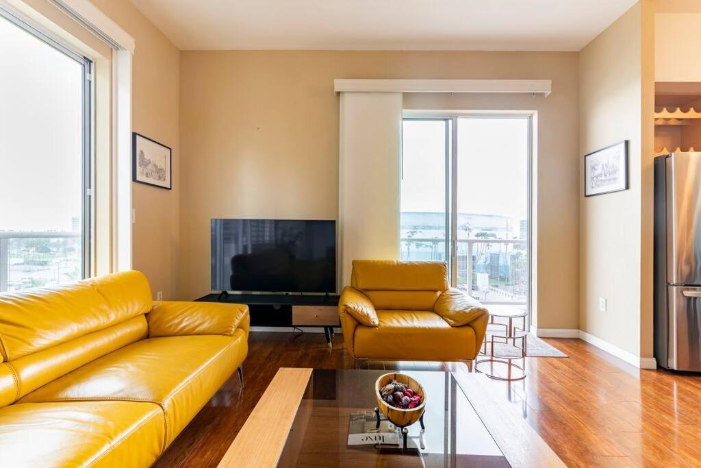 A Corner Unit With Ocean Views From Every * Long Beach
