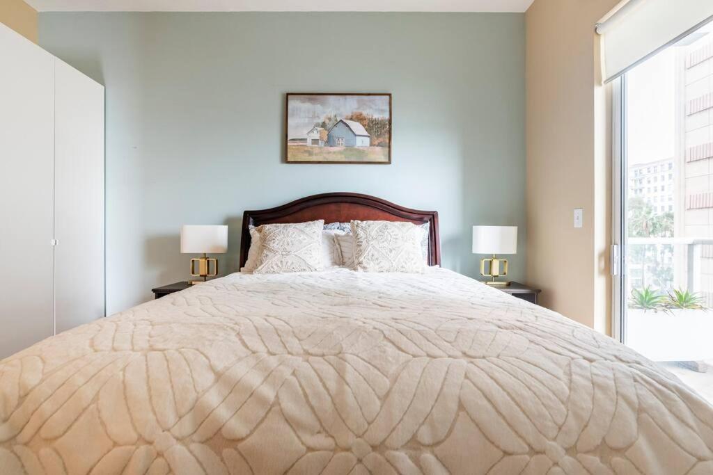 A Corner Unit With Ocean Views From Every Apartment Long Beach