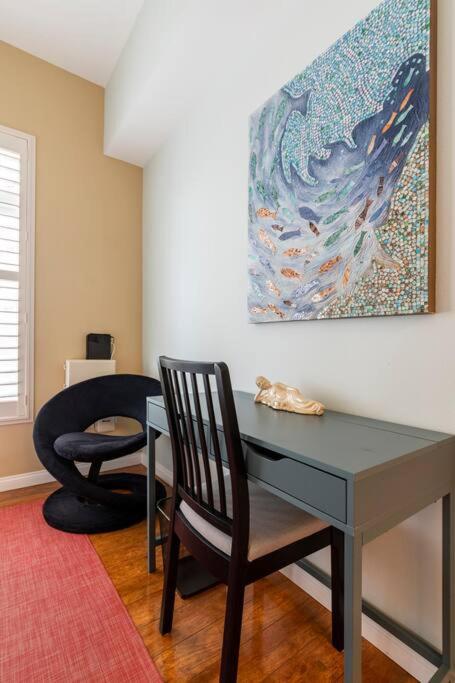 A Corner Unit With Ocean Views From Every Appartamento